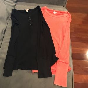 Lot of 2 - lightweight thermal- medium - Mossimo